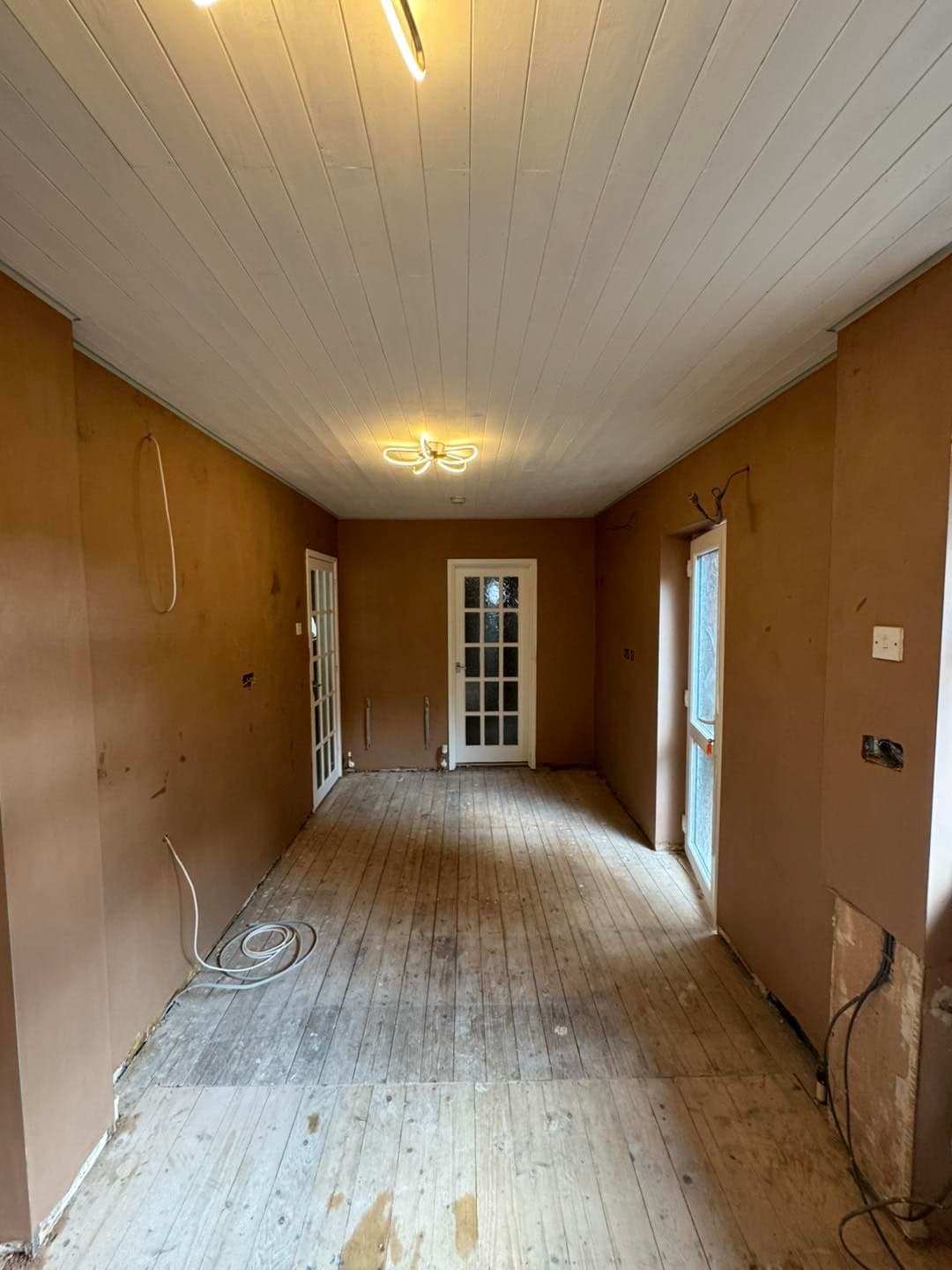 Flat Ceilings & Coving